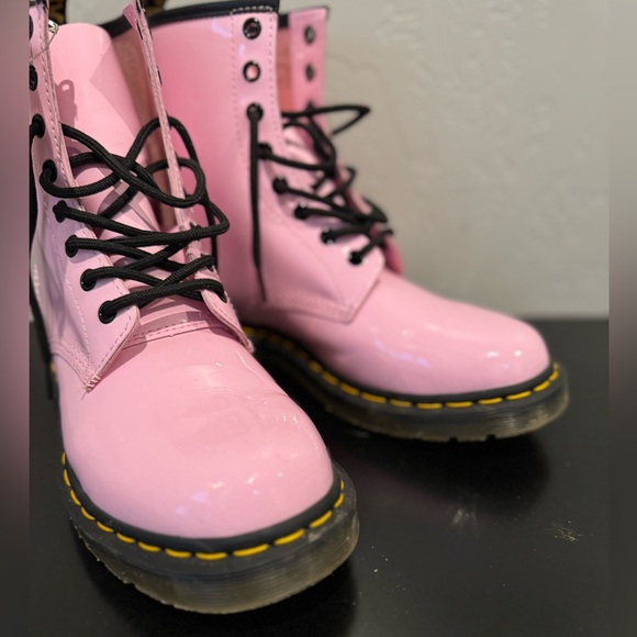 Doc Martens Lace Up Boots Patent Lamper Leather Pale Pink SZ 9 /41 - Picture 12 of 15